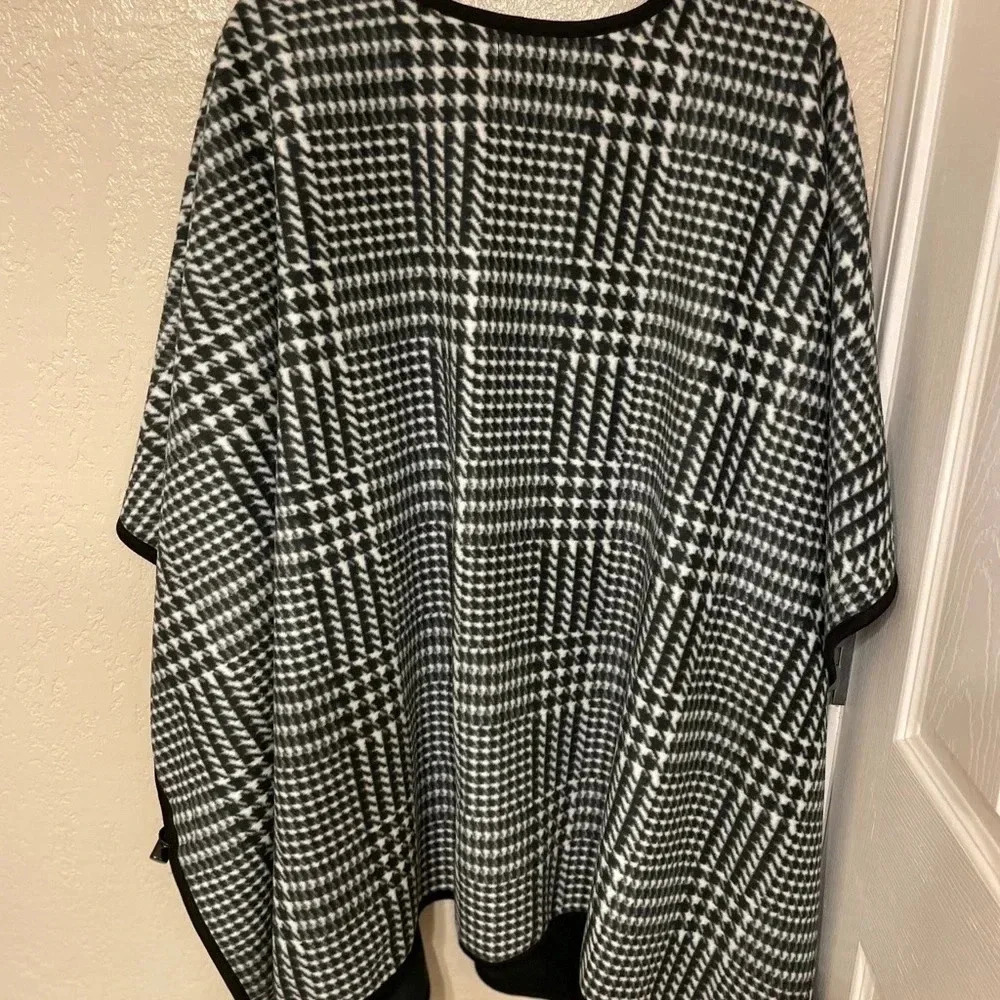 NWOT Houndstooth longline Cape/Ruana Fall/Academia/Old Money - Picture 2 of 6
